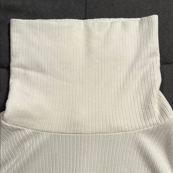 Cyrus Ribbed Turtleneck Long Sleeve Tee Soft Lightweight Cream White - Picture 3 of 5
